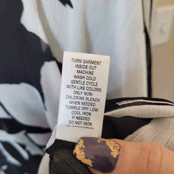 Laura Ashley Sheer black & white Floral Blouse - Picture 7 of 7